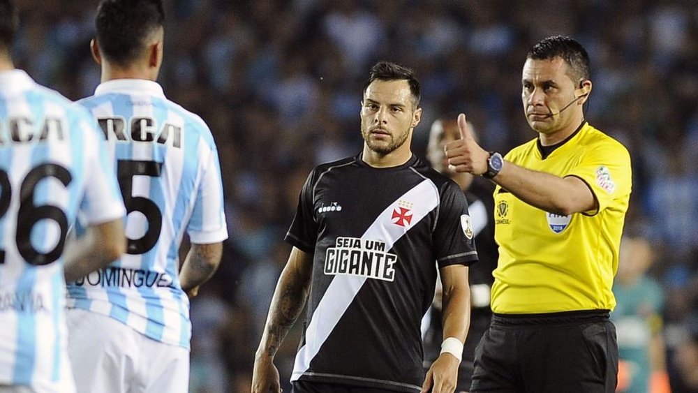 Racing 4 x 0 Vasco: Martín Silva pega dois pênaltis, mas Vasco é goleado na Argentina