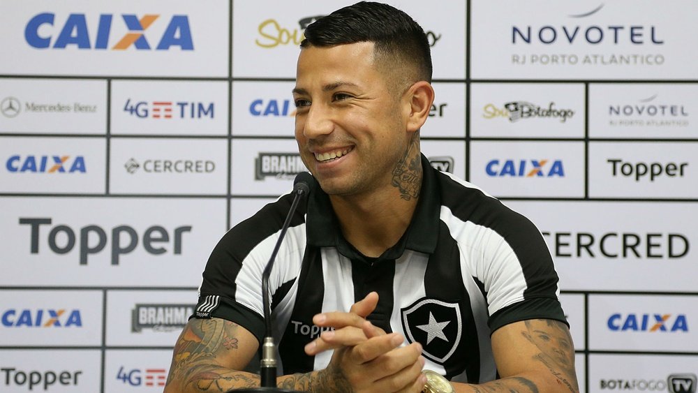 Apresentado no Botafogo, Valencia passa segurança nas palavras e fala sobre Montillo. Goal