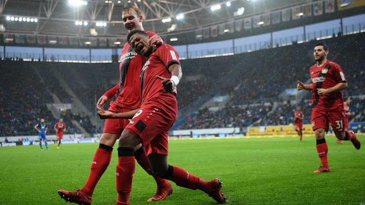 Wendell vibra com goleada que coloca Bayer Leverkusen na vice-liderança da Bundesliga