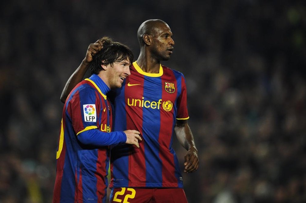 Abidal revela mágoa com Messi, durante recuperação de câncer: “me viam como um cadáver”