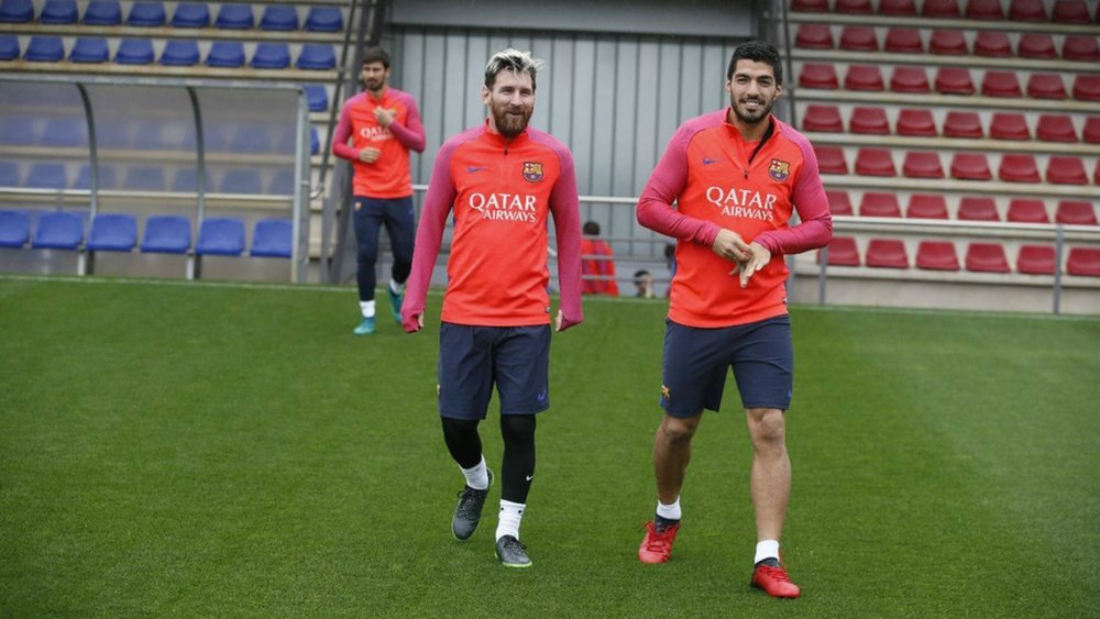 Lionel Messi Luis Suarez Barcelona entrenamiento 21112016