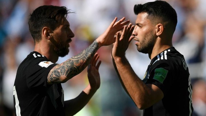 Agüero defende Messi por pênalti perdido: 