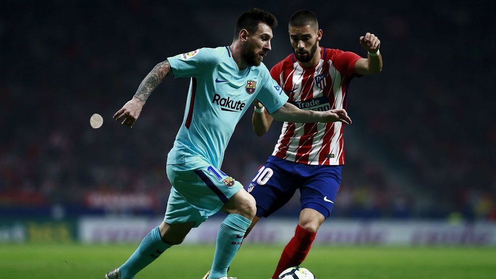 Simeone lauds Barcelona's 'extraordinary' Messi