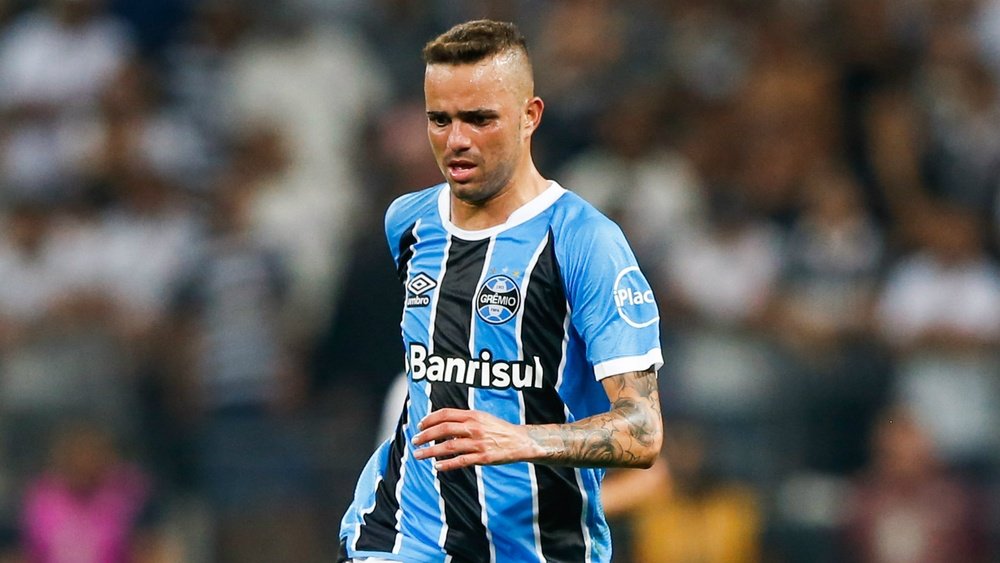 Luan assinou um novo contrato pelo Grêmio. Goal