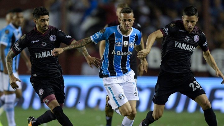Primeiro tempo impecável: Grêmio atinge número recorde de finalizações