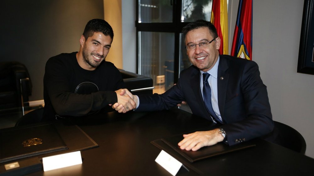 Luis Suárez renova contrato com o Barcelona até 2021. FC Barcelona