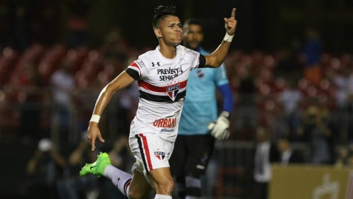 Luiz Araújo é liberado para assinar com o Lille e não joga mais pelo São Paulo