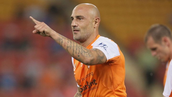 A-League Round-up: Maccarone inspires Roar to draw as McCormack helps Melbourne City to victory