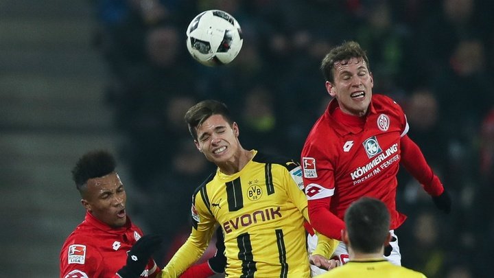 Borussia Dortmund empata pela quarta vez em cinco jogos e cai na tabela da Bundesliga