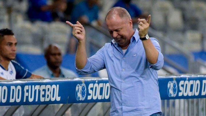 Vitória e Cruzeiro dividem pontos no Brasileirão