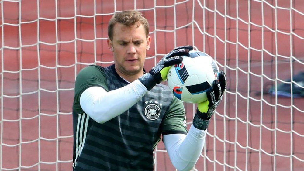 Neuer has been sidelined with an injury all season. GOAL