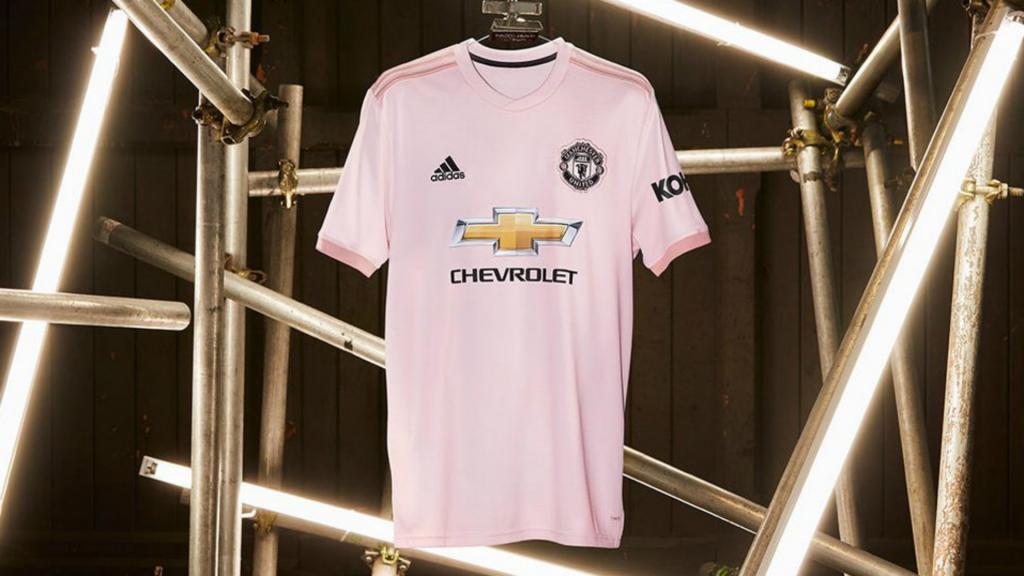 manchester united pink kit