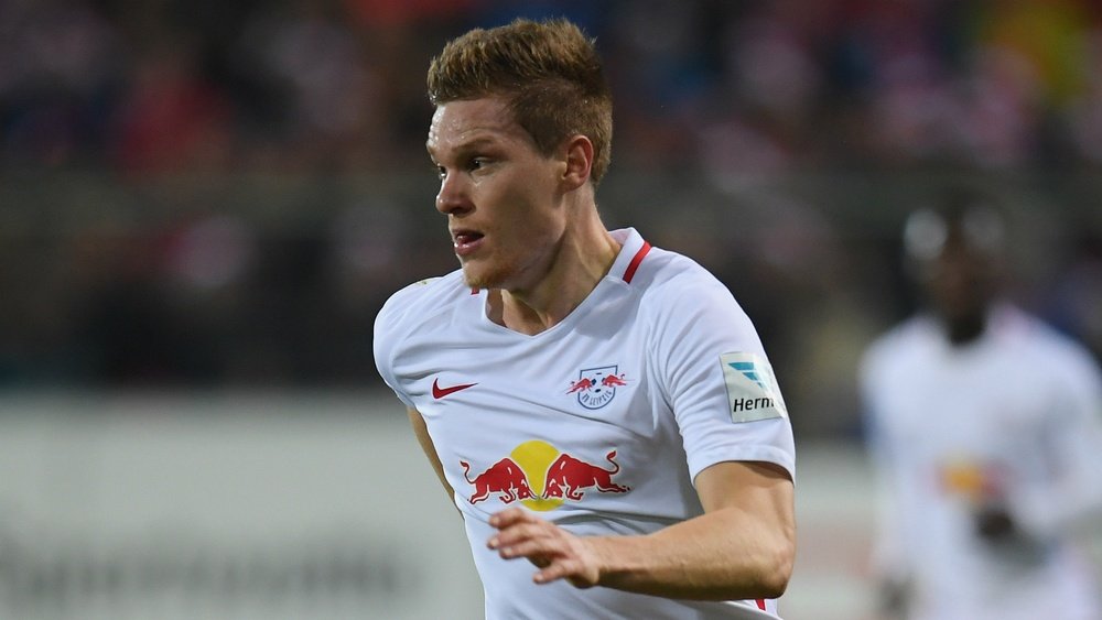 Marcel Halstenberg is playing for Leipzig. Goal