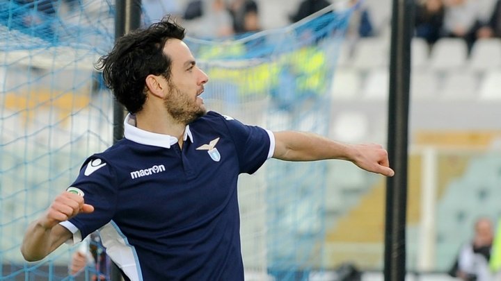 Hat-trick of headers in four-goal haul for Parolo as Lazio thump Pescara