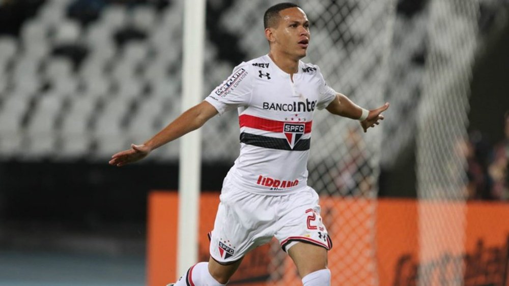 O autor do gol do triunfo: Marcos Guilherme. Goal