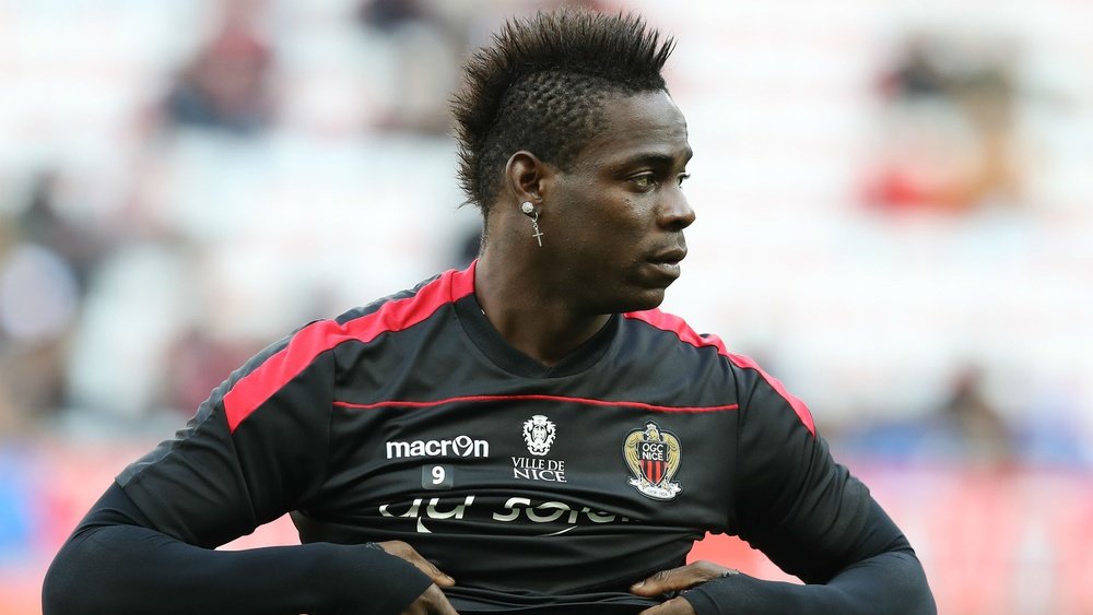 Mario Balotelli during warm-up before a match with Nice. Goal