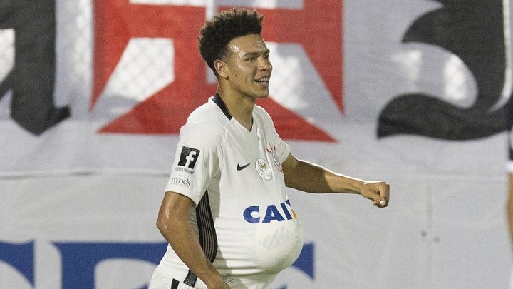 Maior 'passador' do Corinthians, Marquinhos Gabriel pode ganhar nova oportunidade no 11