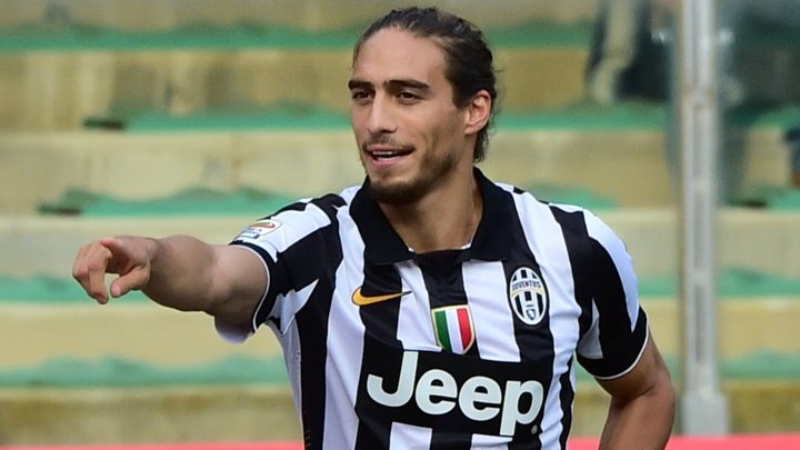 Caceres completes move to Southampton