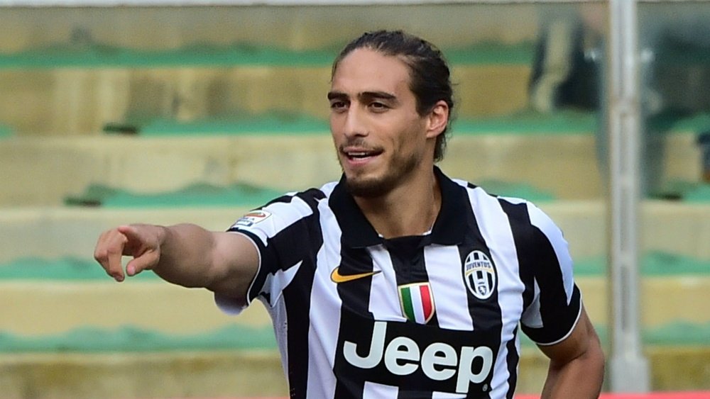 Martin Caceres has rejected the offer of a contract from AC Milan.