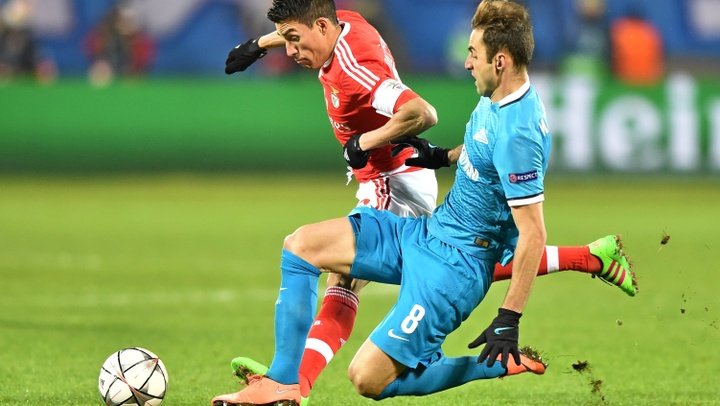 Volante brasileiro rescinde contrato com o Zenit