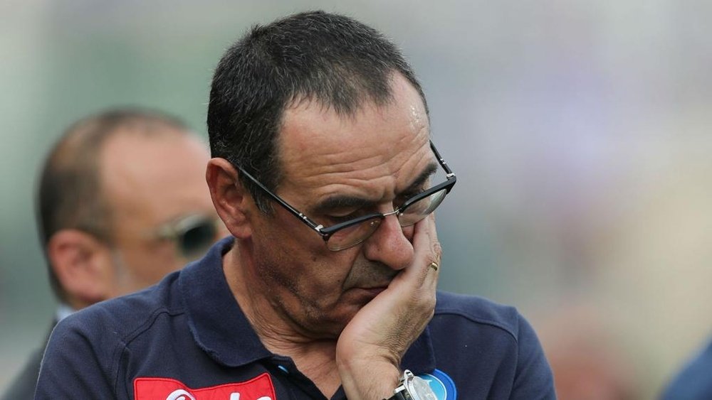 Napoli boss criticises Sarri, asks Cavani to lower wage demands. Goal