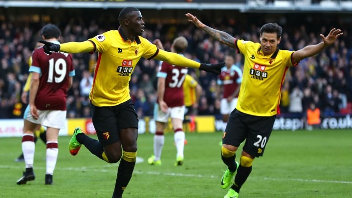 Watford 2 Burnley 1: Deeney and Niang punish early Hendrick red