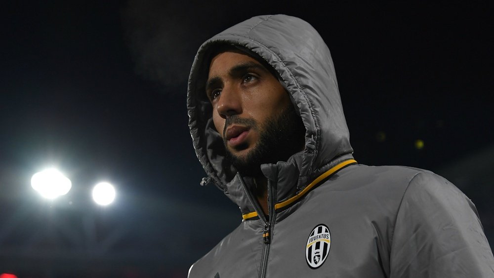 Medhi Benatia spends a lot of time on the bench. Goal