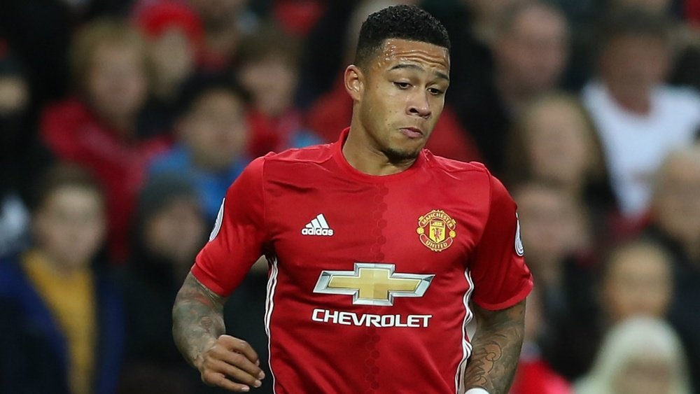 Memphis Depay is liked by everyone at Old Trafford, says Mourinho. Goal