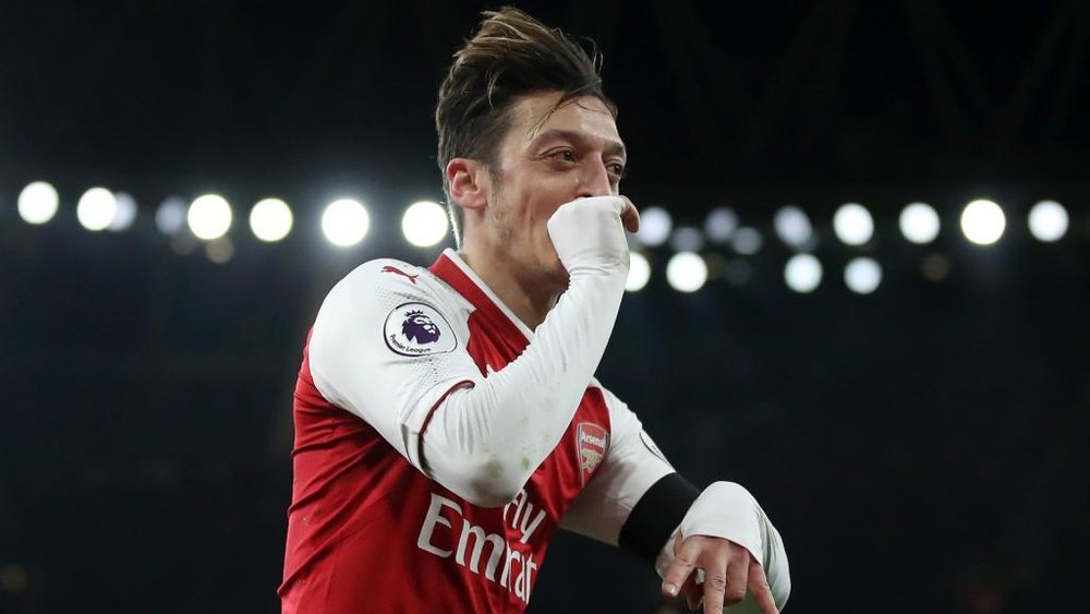Arsenal star Ozil would perform better at Man United, says Wright