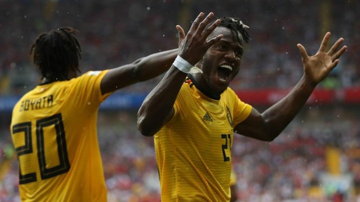 Autores de 25% dos gols do Dortmund medem força em Bélgica x Japão na Copa do Mundo