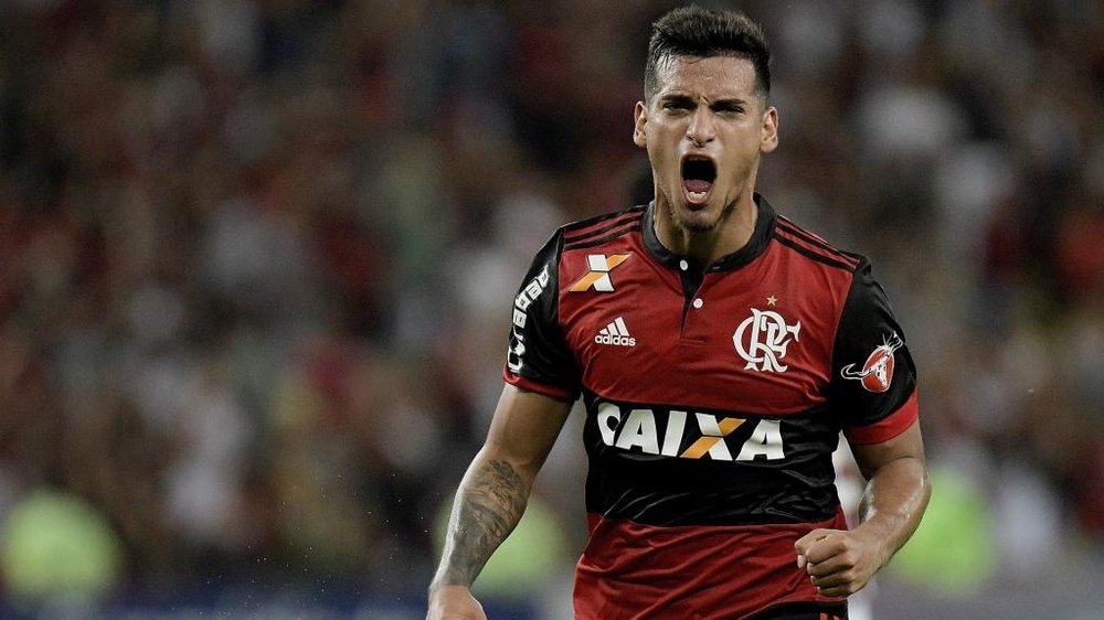 Trauco é reserva no Flamengo e titular na Seleção do Peru. Goal