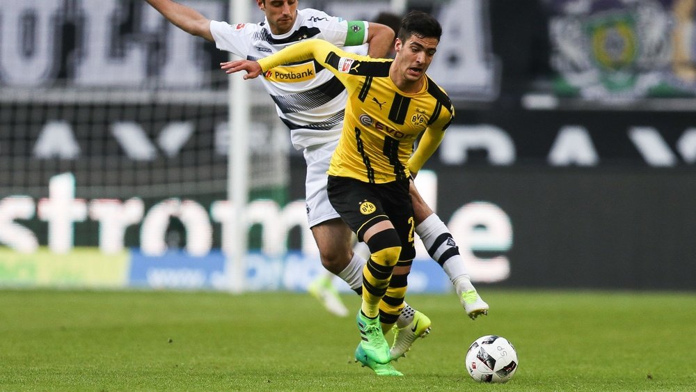 Newcastle United have signed Borussia Dortmund's Mikel Merino on an initial season-long loan. GOAL