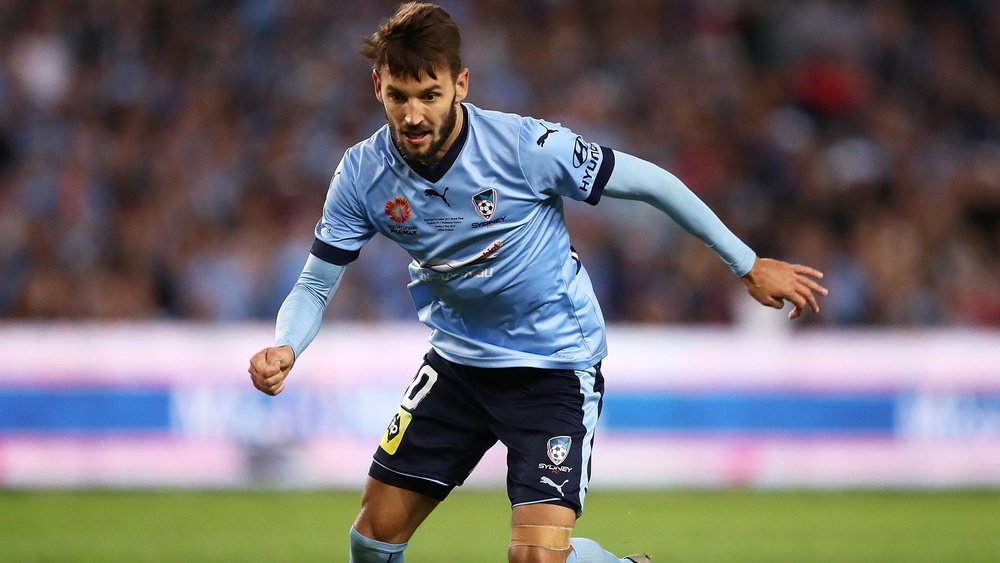 Sydney star Ninkovic re-signs with champions