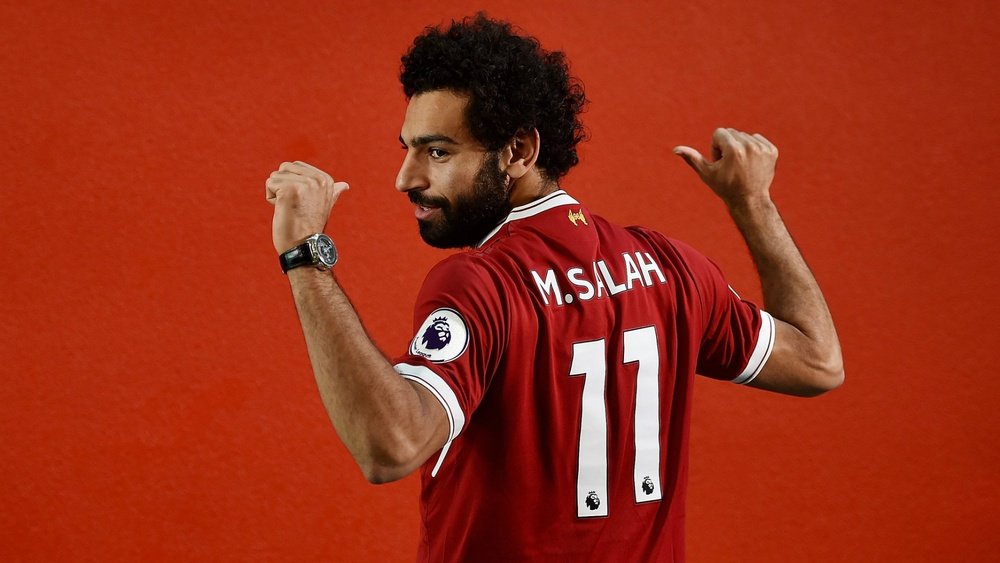 Mohamed Salah lors de sa présentation à Liverpool. AFP