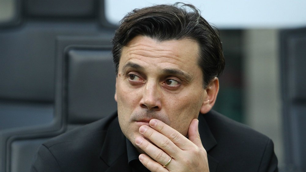Montella urges fans to 'stand by' Milan after San Siro boos
