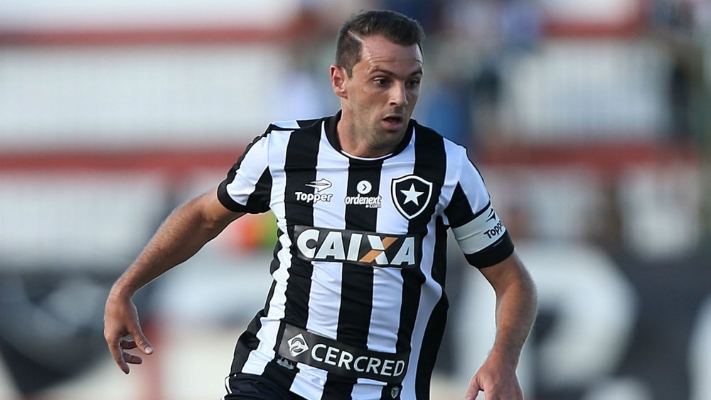 No Botafogo, Montillo precisa chegar mais perto da área para desencantar. Goal