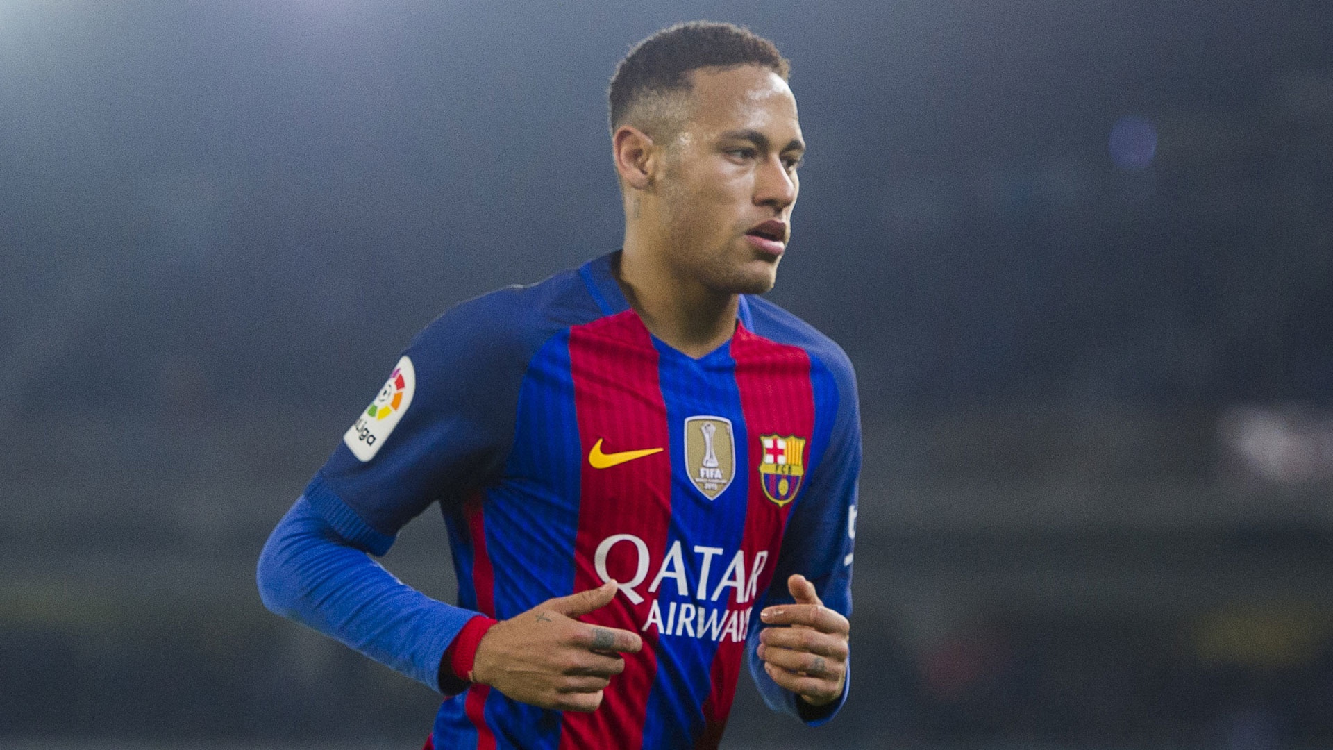 Neymar já está na Espanha para se reapresentar ao Barcelona