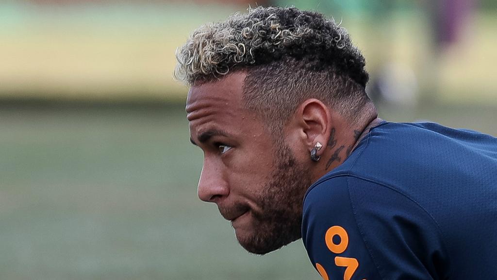 Neymar FAILS to roast Man City's Mahrez with rainbow flick after wearing  MICKEY MOUSE earrings in Champions League clash | The US Sun