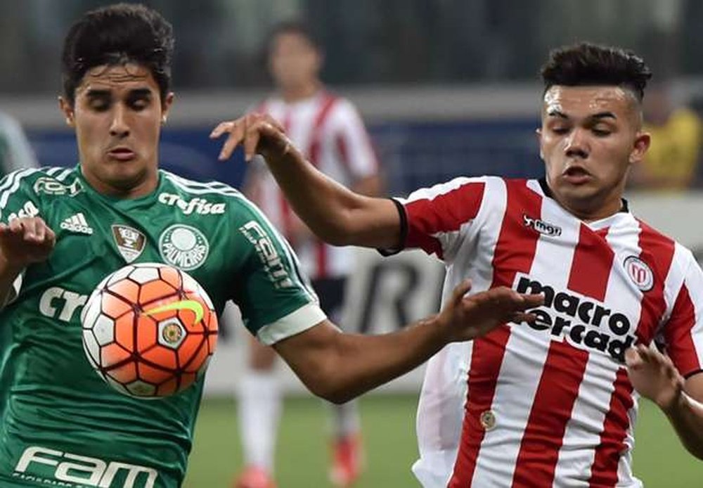 Schiappacasse (R) in action for River Plate. Goal