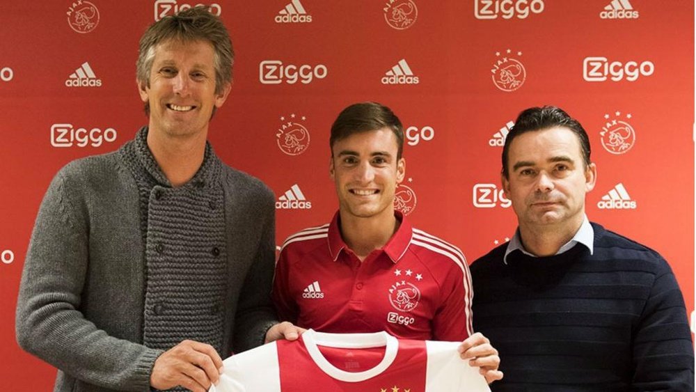 Ajax complete signing of Argentina defender Tagliafico