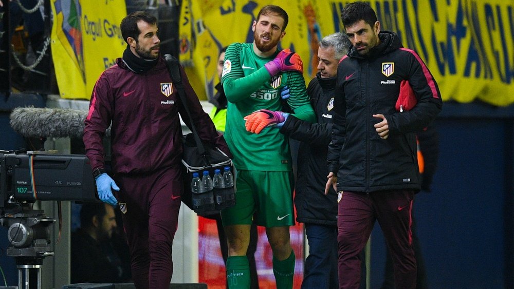 Oblak injured his shoulder in the loss against Villarreal. Goal