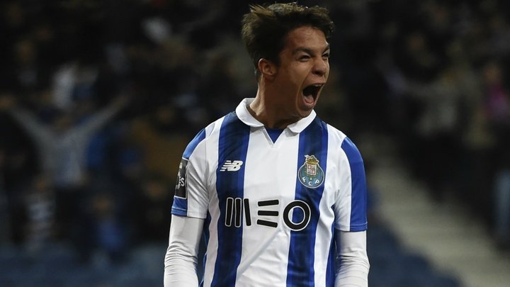 Porto to sign Oliver Torres for €20m