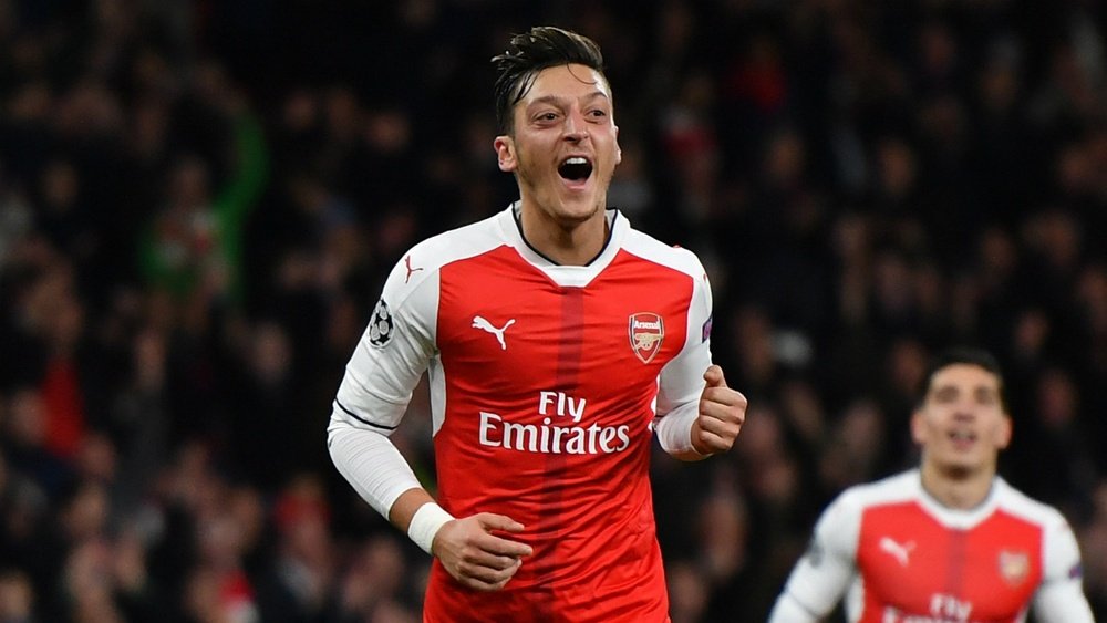 Ozil is waiting for Christmas. Goal