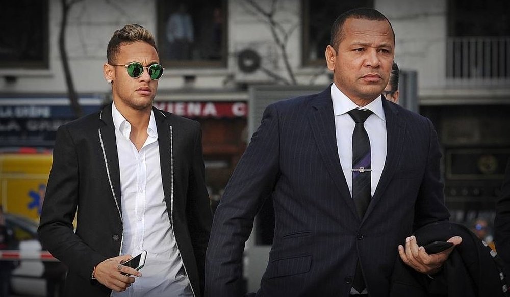 Presença de pai de Neymar no hotel da Seleção gera desconforto.Goal