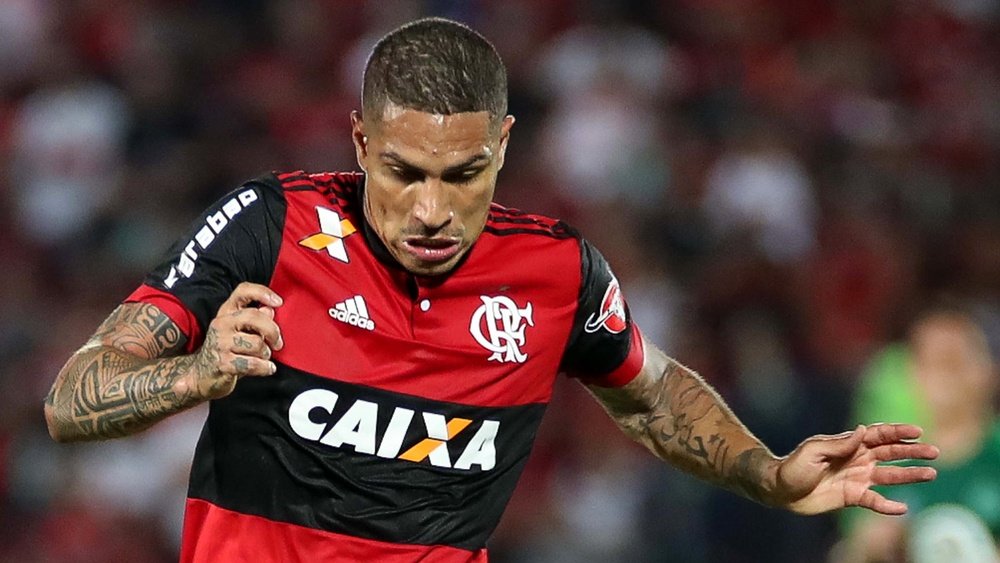 Clube chinês sobe (e muito!) proposta para tirar Guerrero do Flamengo