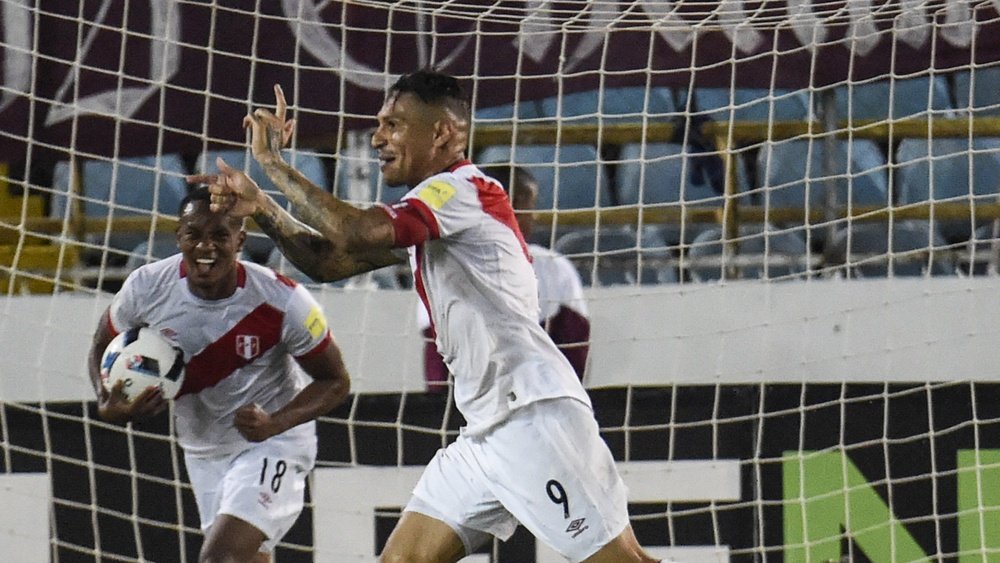 Vingança? Guerrero faz golaço em Gatito Fernández e garante vitória do Peru