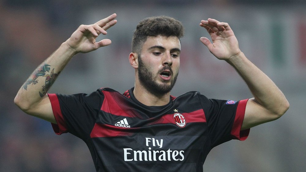 Cutrone pays tribute to Montella. GOAL