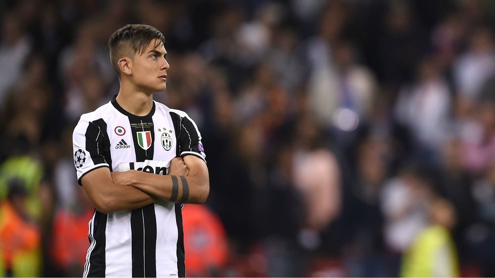 Chiellini does not believe his team-mate Paulo Dybala is worth as much as Neymar. GOAL