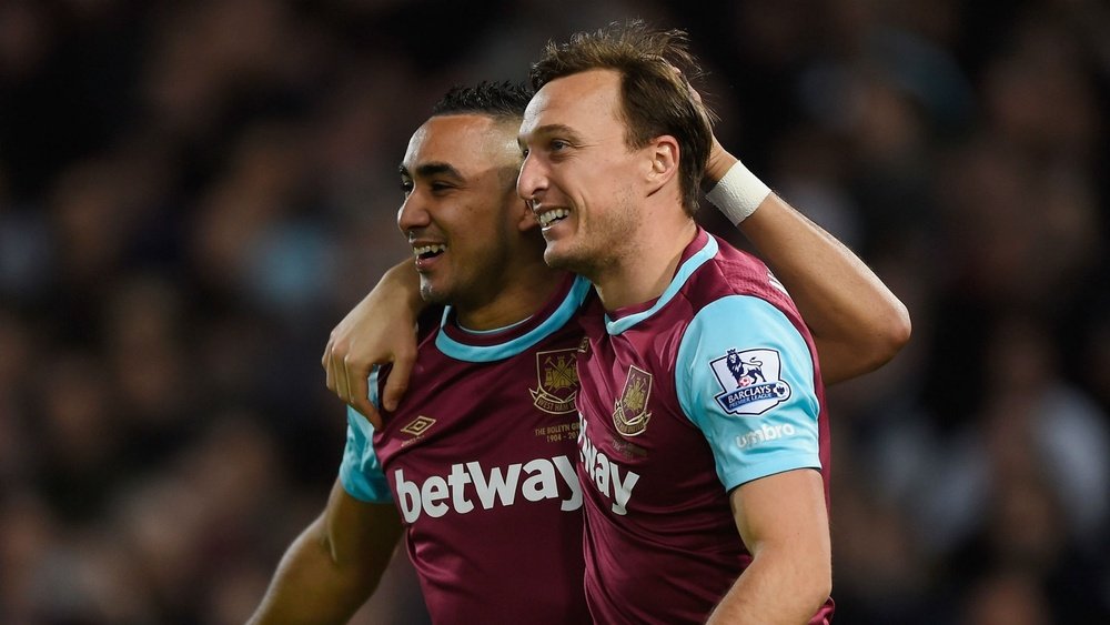 Noble (R) believes that Payet will stay with West Ham. Goal