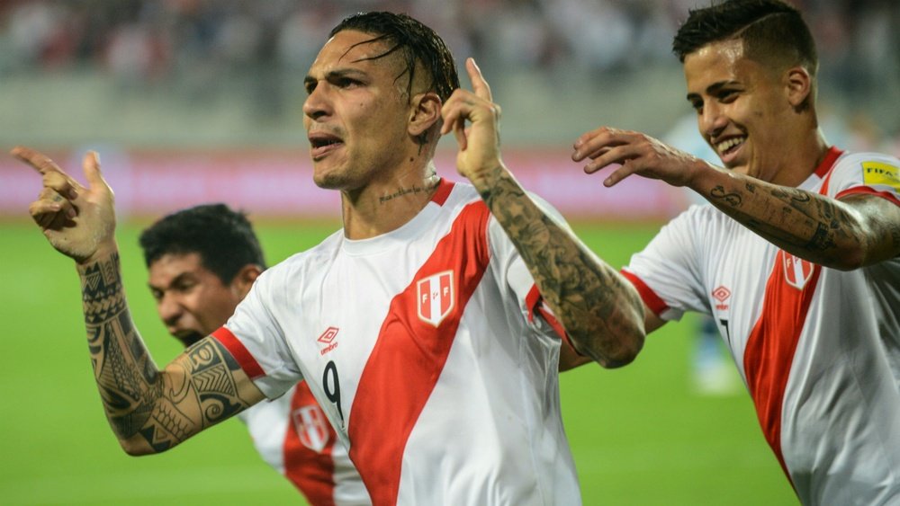 O atacante do Peru está suspenso pela FIFA. Goal